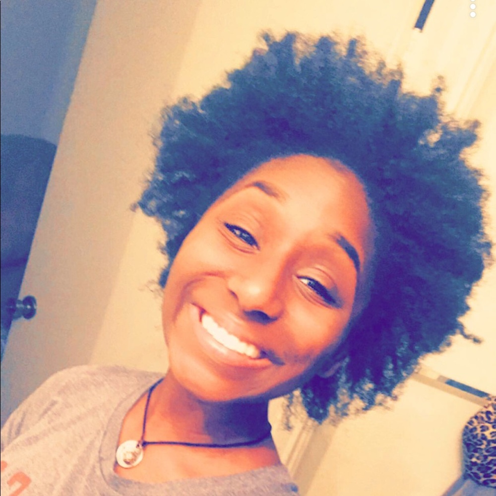 Meet your Posher, Kyla